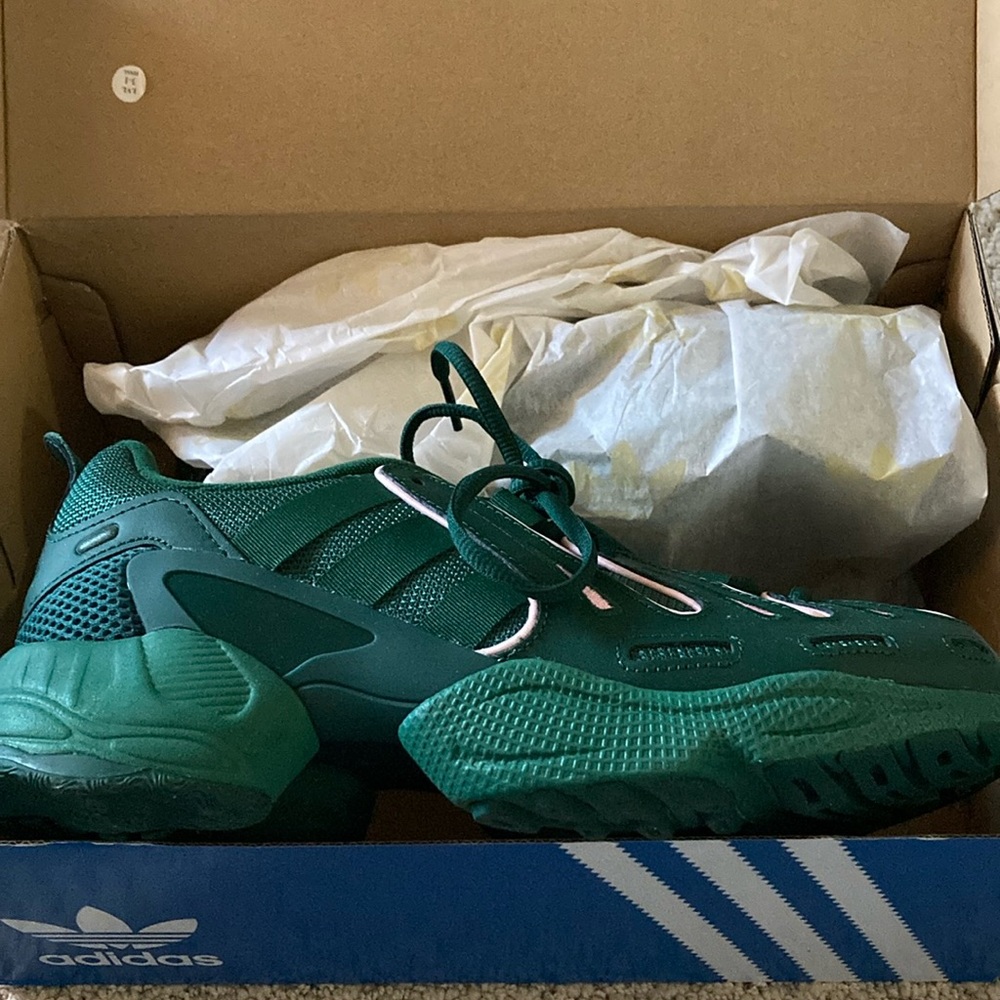EQT Gazelle NWT Adidas sneakers size 8.5